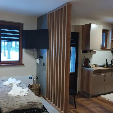 студио е 13 Pamporowo